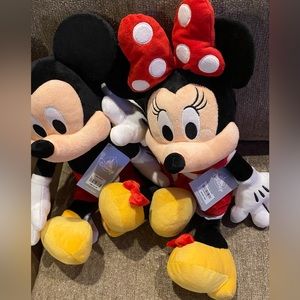 NWT Mickey & Minnie Mouse Plush bundle